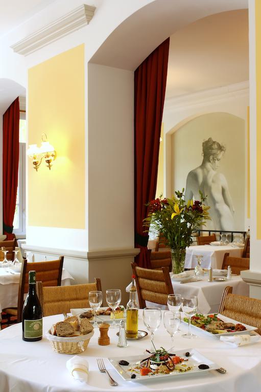 Hotel Colombet Nyons Esterno foto
